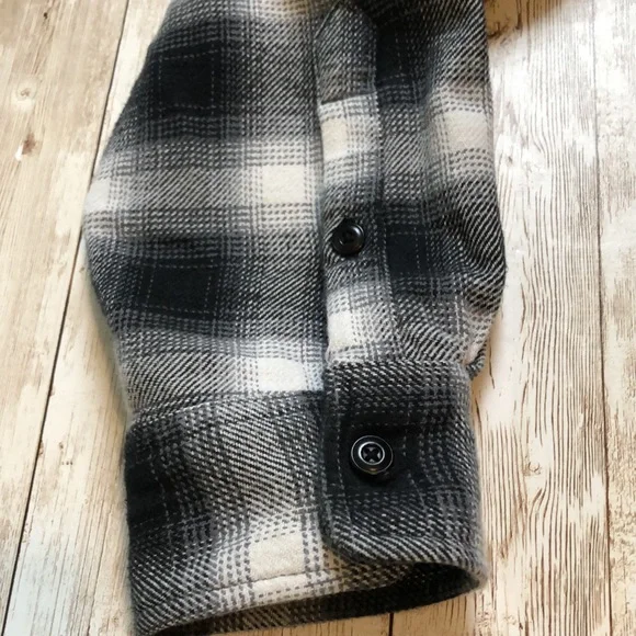 Lucky Brand Men's plaid flannel, spread collar, button frt, classic fit - sz L - Picture 10 of 13